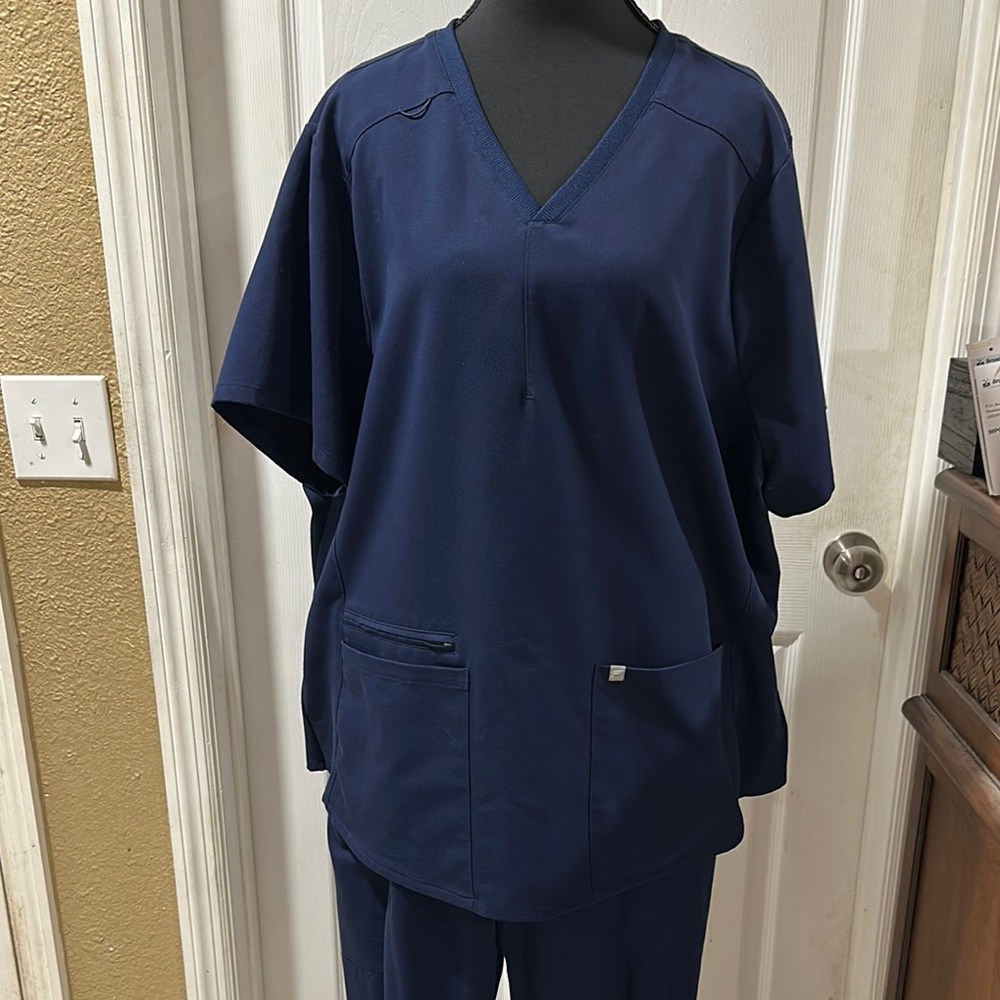 Navy V-Neck Scrub Top - Picture 1 of 1